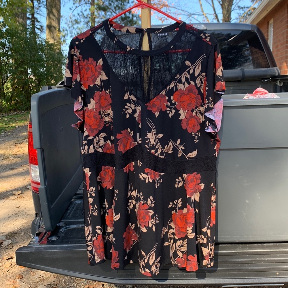 Beautiful Flowy Torrid Dress Shirt